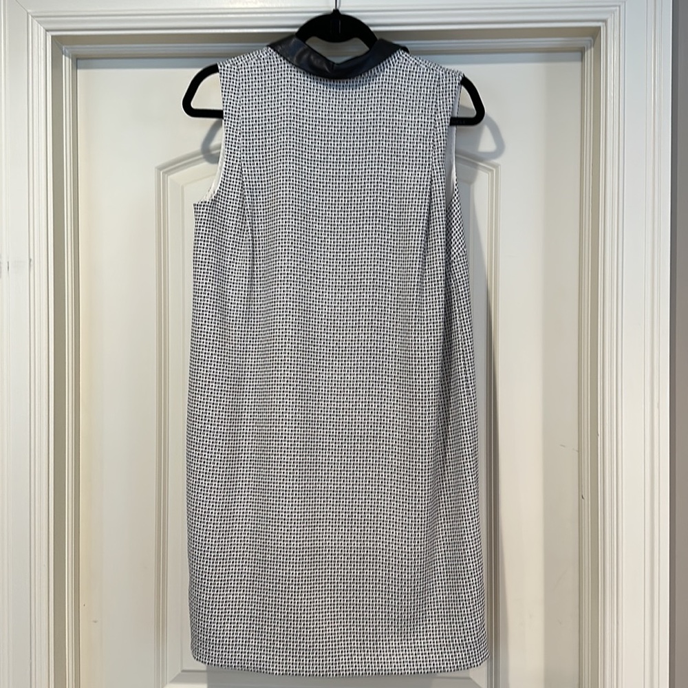Ann Taylor Sleeveless Dress Size Medium - Picture 5 of 7